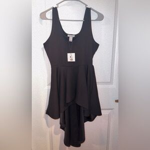 NWT black boutique sleeveless hi lo top - size small